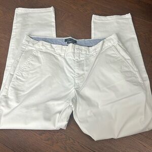 Tommy Hilfiger. Men’s, white pants.